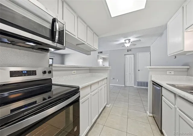 3rd image of 18034 E Ohio Ave, Aurora, CO 80017