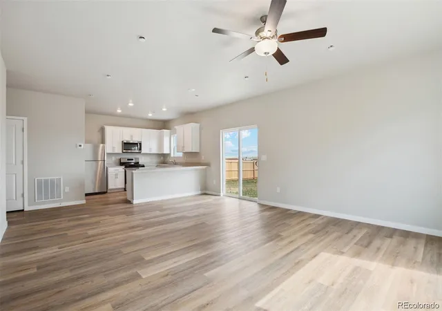 5th image of 48240 Shetland Dr, Bennett, CO 80102 | MLS# 4761427