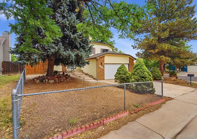 Photo 2 of Single family home for sale at 14989 E Pacific Pl, Aurora, CO 80014 | MLS# 5827692 | Listing updated on 2026-07-27