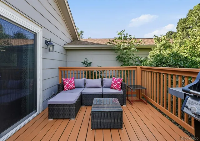 2nd image of 541 W Crestline Cir, Littleton, CO 80120