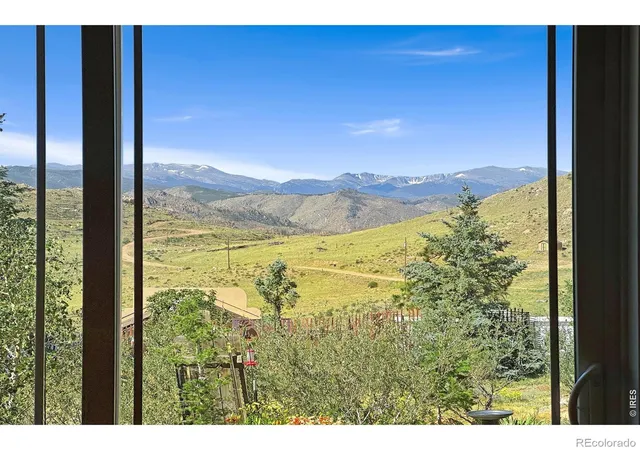 4th image of 572 Horse Mountain Dr, Livermore, CO 80536 | MLS# IR1064126