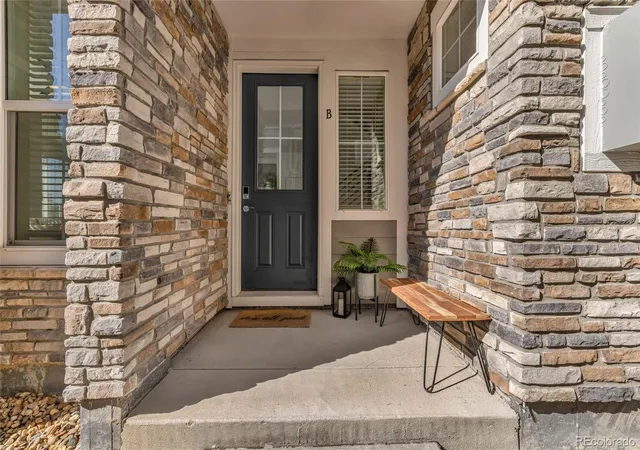 Listing Photo 4 - Condo for sale in building located at 5745 S Buchanan Ct, Aurora, CO 80016 - Unit #B