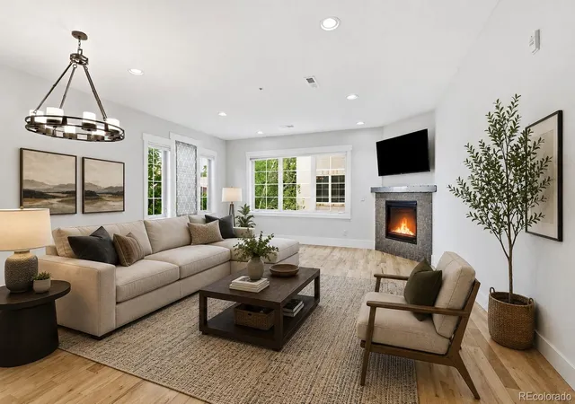 Photo 2 of Condo for sale at 936 S Pearl St #101, Denver, CO 80209 | MLS# 6426858 | Listing updated on 2026-09-15