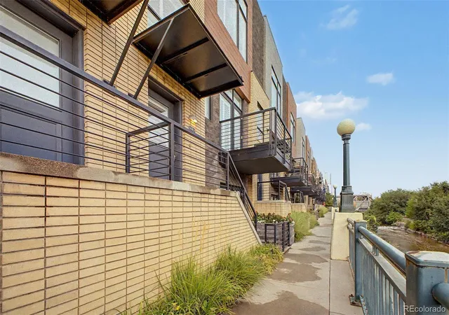 Photo 3 of Townhouse for sale at 1400 Little Raven St #D, Denver, CO 80202 | MLS# 7832589 | Listing updated on 2026-10-07