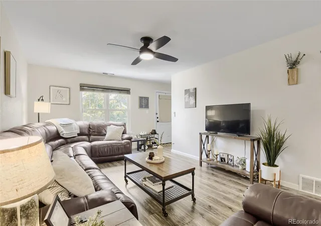 4th image of 7110 S Gaylord St #O6, Centennial, CO 80122 | MLS# 3874384