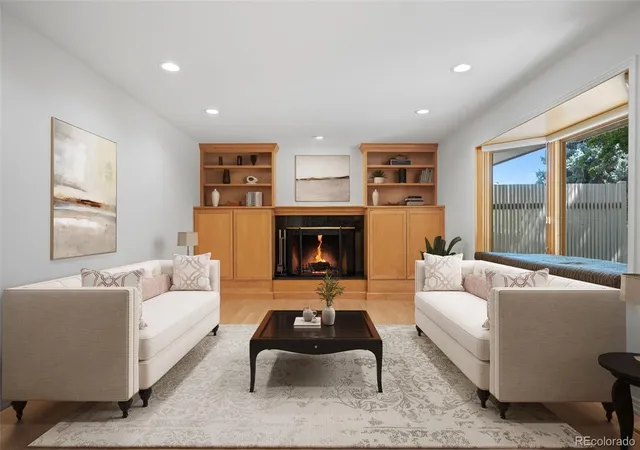 Photo 4 of Single family home for sale at 7053 S Oneida Cir, Centennial, CO 80112 | MLS# 2437220 | Listing updated on 2026-10-08