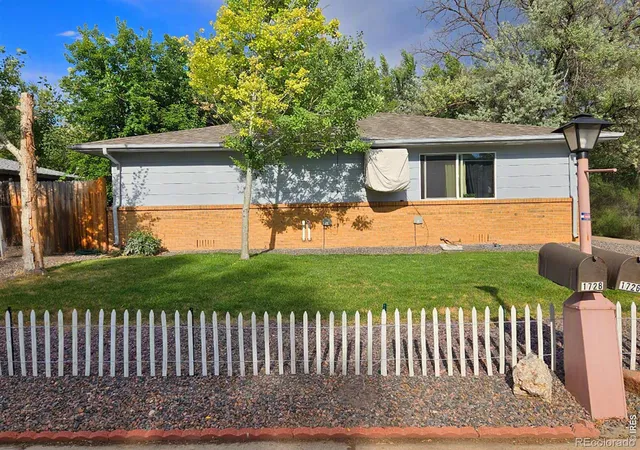 Listing Photo 4 - Condo for sale in building located at 1726-1728 Mdw St, Longmont, CO 80501