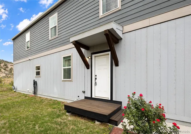 Photo 3 of Single family home for sale at 92 Cut Throat Loop, Gypsum, CO 81637 | MLS# 7927523 | Listing updated on 2026-08-31