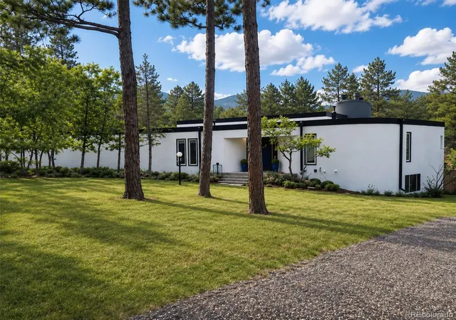 3rd image of 4693 Cheyenne Dr, Larkspur, CO 80118 | MLS# 1855213