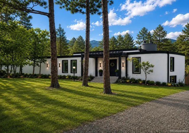 4th image of 4693 Cheyenne Dr, Larkspur, CO 80118 | MLS# 1855213