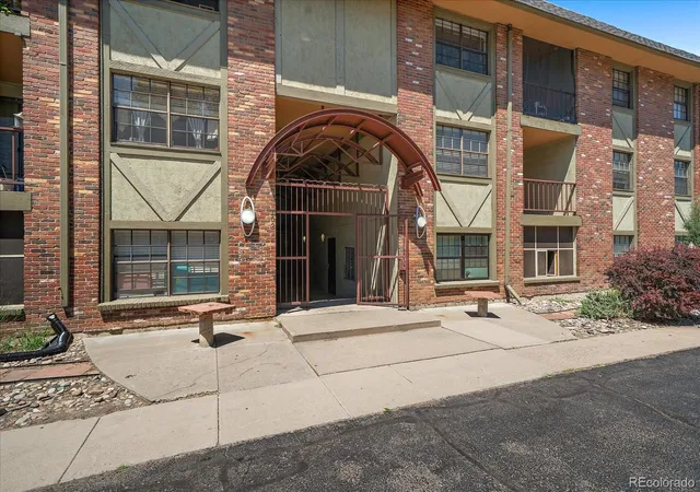 3rd image of 1021 Carr St #25, Lakewood, CO 80214 | MLS# 7503259