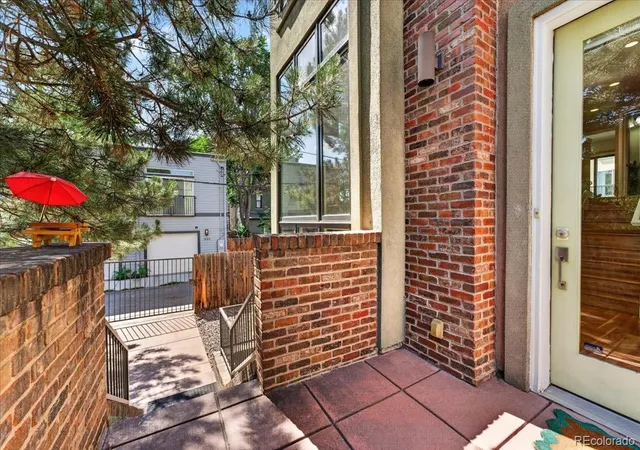 Photo 3 of Townhouse for sale at 1657 N Franklin St, Denver, CO 80218 | MLS# 3204269 | Listing updated on 2026-08-18