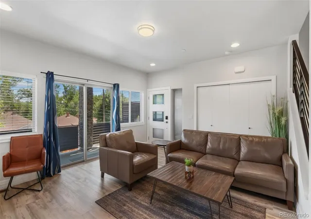 Photo 2 of Townhouse for sale at 419 N Chestnut St, Colorado Springs, CO 80905 | MLS# 9815711 | Listing updated on 2026-09-27