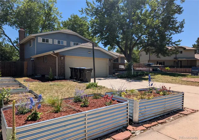 Photo 2 of Single family home for sale at 8226 Yarrow Ct, Arvada, CO 80005 | MLS# 7414264 | Listing updated on 2026-08-26