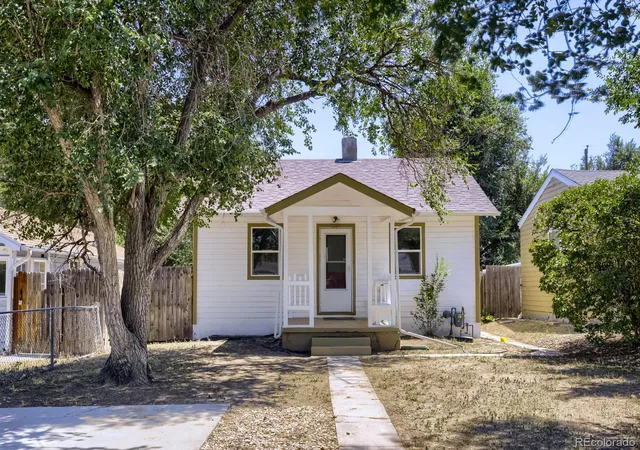 1st image of 1336 Iola St, Aurora, CO 80010 | MLS# 6521953