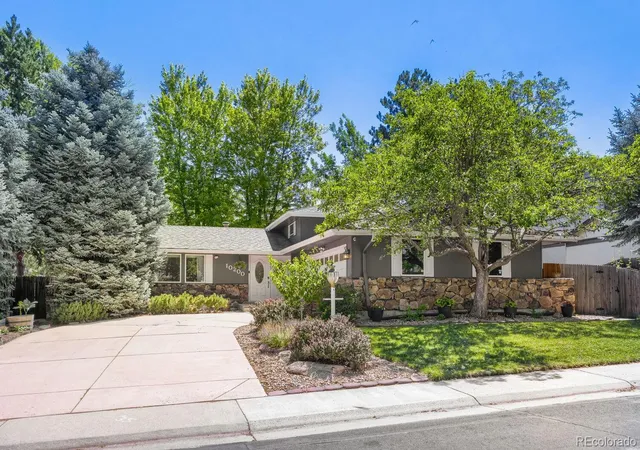 3rd image of 10200 Zenobia Cir, Westminster, CO 80031 | MLS# 2562446
