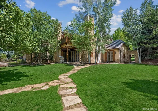 2nd image of 1 Gooseberry Ln, Englewood, CO 80113 | MLS# 1887139