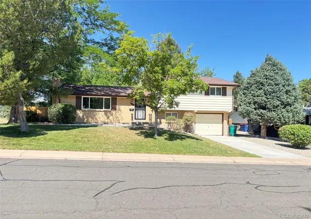 Photo 2 of Single family home for sale at 6241 S Garfield Dr, Centennial, CO 80121 | MLS# 2888180 | Listing updated on 2026-08-25