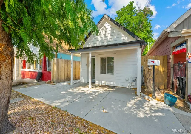 Photo 3 of Single family home for sale at 1133 Elm St, Pueblo, CO 81004 | MLS# 2559233 | Listing updated on 2026-09-29
