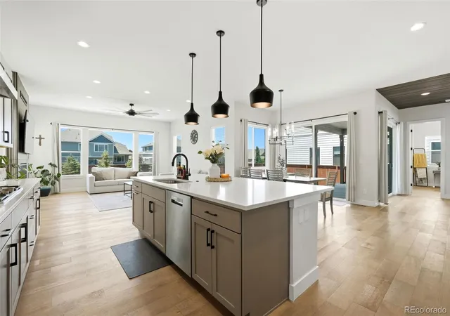 3rd image of 1702 Branching Canopy Dr, Windsor, CO 80550 | MLS# 3388185