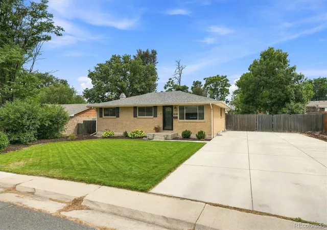 1st image of 3104 W Pimlico Dr, Englewood, CO 80110 | MLS# 3808203