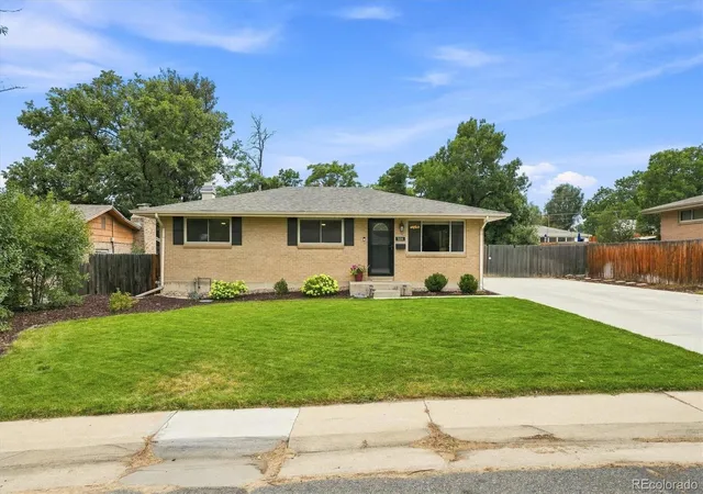 2nd image of 3104 W Pimlico Dr, Englewood, CO 80110 | MLS# 3808203