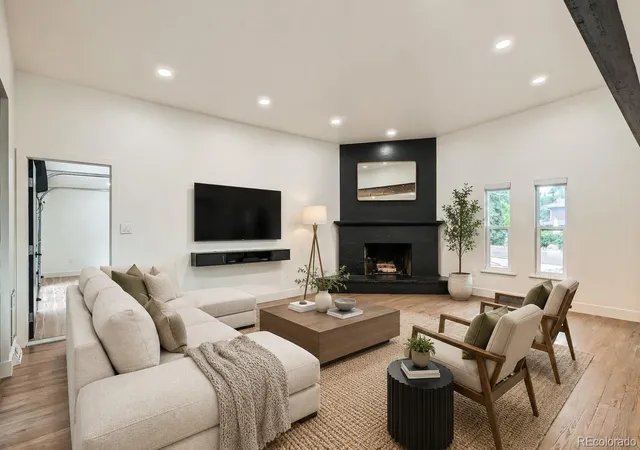 2nd image of 22 Rangeview Dr, Wheat Ridge, CO 80215 | MLS# 8588927