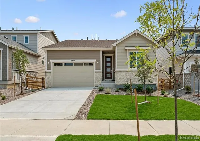 Photo 1 of Single family home for sale at 3922 N Haleyville St, Aurora, CO 80019 | MLS# 5298952 | Listing updated on 2026-10-02