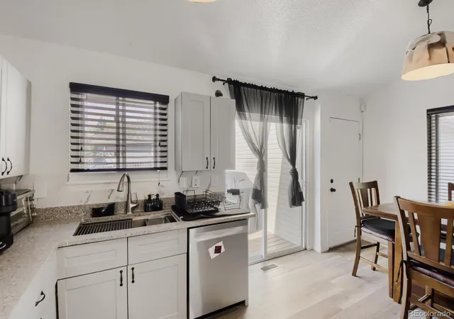Photo 3 of Single family home for sale at 4942 S Rifle Ct, Aurora, CO 80015 | MLS# 3082302 | Listing updated on 2026-10-20