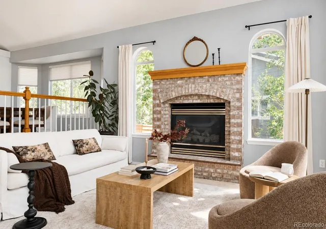 Photo 4 of Single family home for sale at 10011 Oak Leaf Way, Highlands Ranch, CO 80129 | MLS# 3752553 | Listing updated on 2026-10-03