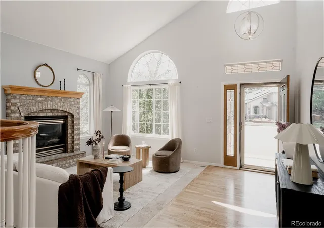5th image of 10011 Oak Leaf Wy, Highlands Ranch, CO 80129 | MLS# 3752553
