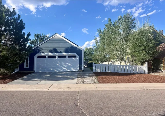 Photo 1 of Single family home for sale at 9633 W Elmhurst Pl, Littleton, CO 80128 | MLS# 6168543 | Listing updated on 2026-08-27
