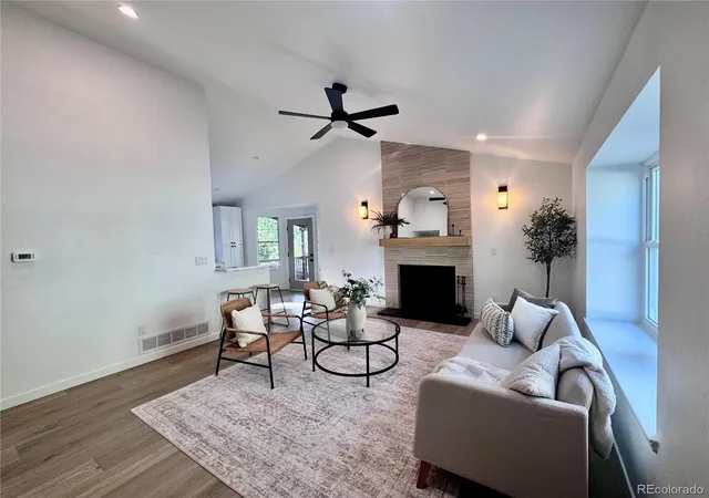 Photo 2 of Single family home for sale at 9633 W Elmhurst Pl, Littleton, CO 80128 | MLS# 6168543 | Listing updated on 2026-08-27