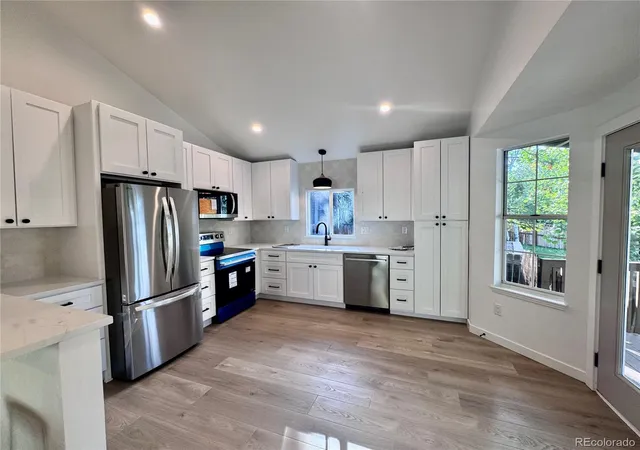 Photo 3 of Single family home for sale at 9633 W Elmhurst Pl, Littleton, CO 80128 | MLS# 6168543 | Listing updated on 2026-08-27