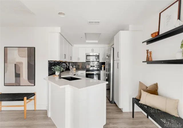 3rd image of 1000 E 1St Ave, Denver, CO 80218