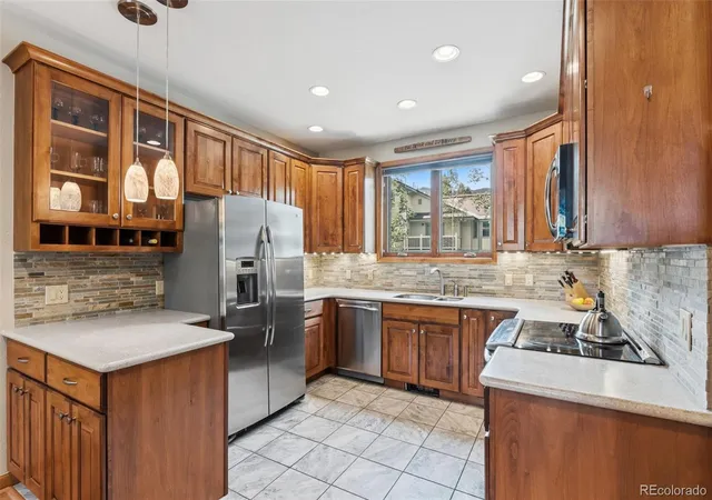 3rd image of 1512 Point Dr #B, Frisco, CO 80443 | MLS# 9631099