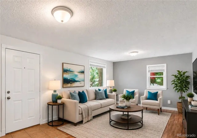 2nd image of 24 E 5th Ave, Longmont, CO 80504 | MLS# 1578853