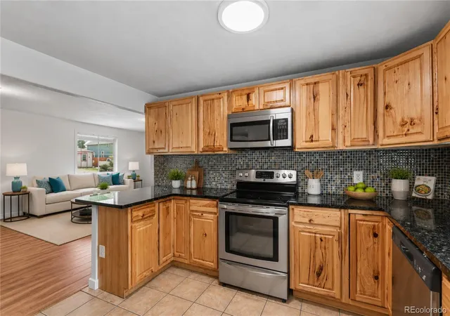 3rd image of 24 E 5Th Ave, Longmont, CO 80504 | MLS# 1578853