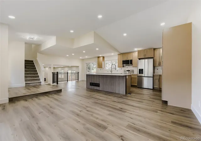 3rd image of 79 Prairie Ridge Rd, Highlands Ranch, CO 80126 | MLS# 7715354