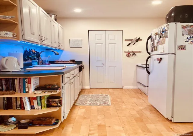 2nd image of 501 Golden Cir #303, Golden, CO 80401 | MLS# 3324679