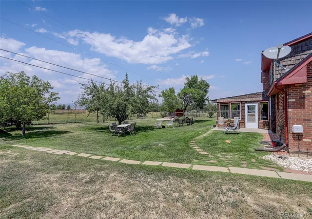 Photo 4 of Single family home for sale at 2316 Horseshoe Cir, Longmont, CO 80504 | MLS# 3014245 | Listing updated on 2026-07-17