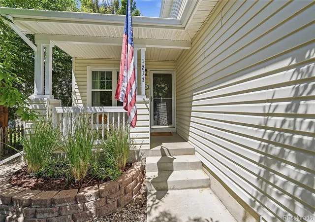 Photo 3 of Single family home for sale at 1213 Fremont Ct, Longmont, CO 80504 | MLS# 5115861 | Listing updated on 2026-08-29