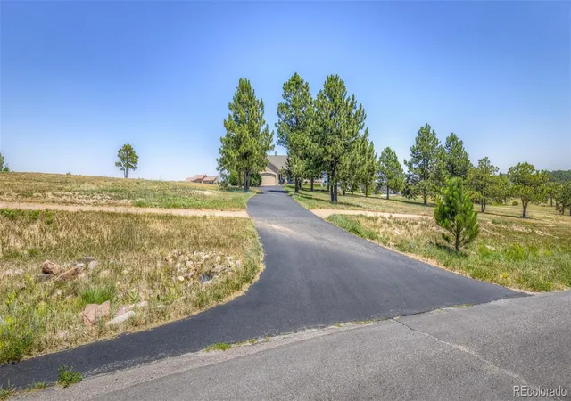 Photo 5 of Single family home for sale at 890 E Kings Deer Point, Monument, CO 80132 | MLS# 7771930 | Listing updated on 2026-08-06