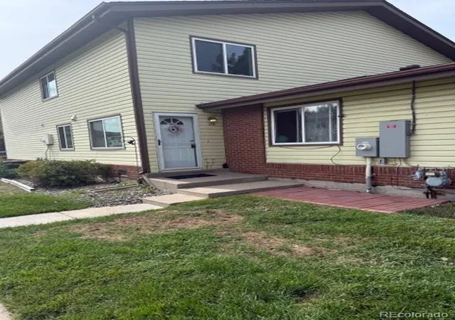 Photo 3 of Townhouse for sale at 3355 S Flower St #139, Lakewood, CO 80227 | MLS# 7713192 | Listing updated on 2026-10-01