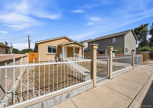 2nd image of 518 15th Avenue Ct, Greeley, CO 80631 | MLS# 9325080