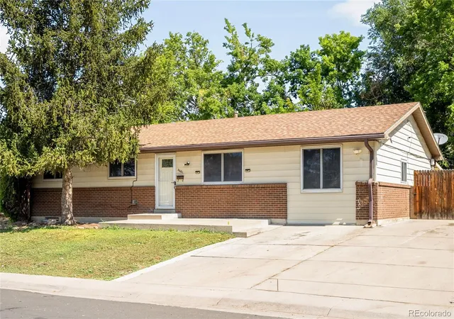 2nd image of 4661 Dixon Dr, Westminster, CO 80031 | MLS# 5687745