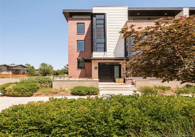 Photo 2 of Sale Pending at 6809 E Lowry Blvd, Denver, CO 80230 | MLS# 6031705 | Listing updated on 2026-09-08