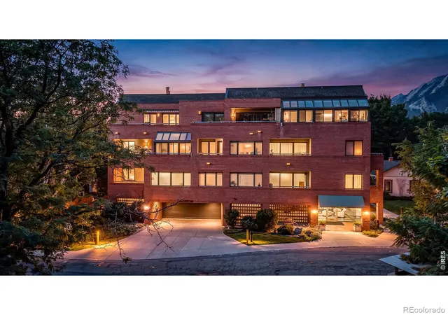 2nd image of 624 Pearl St #203, Boulder, CO 80302 | MLS# IR1064409