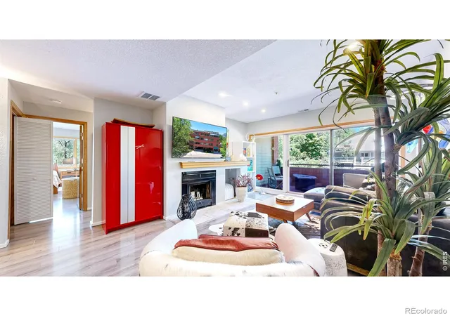 4th image of 624 Pearl St, Boulder, CO 80302