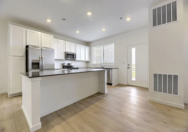 Photo 3 of Townhouse for sale at 16443 Standing Elk Dr, Parker, CO 80134 | MLS# 8858506 | Listing updated on 2026-10-13